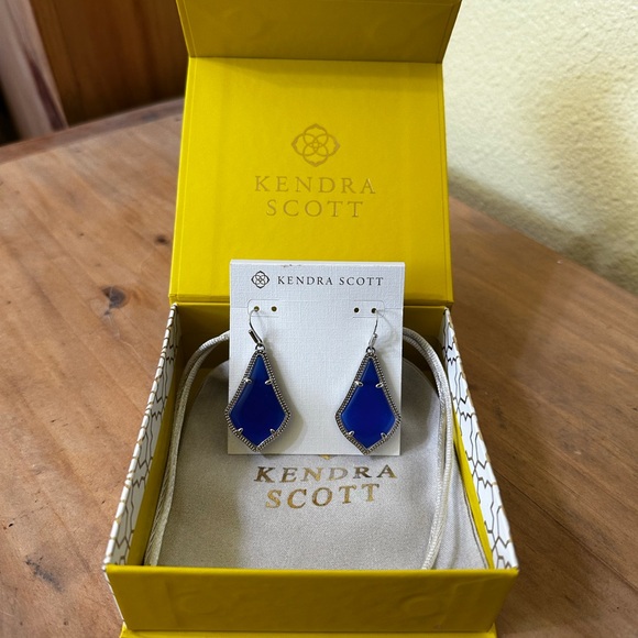 Kendra Scott Alexandra Earrings - Picture 1 of 2